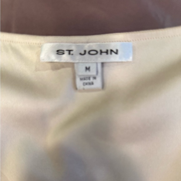 St John 100% Silk Cream/White Sleeveless blouse Size Medium Round neck MSRP $495 - Picture 6 of 8